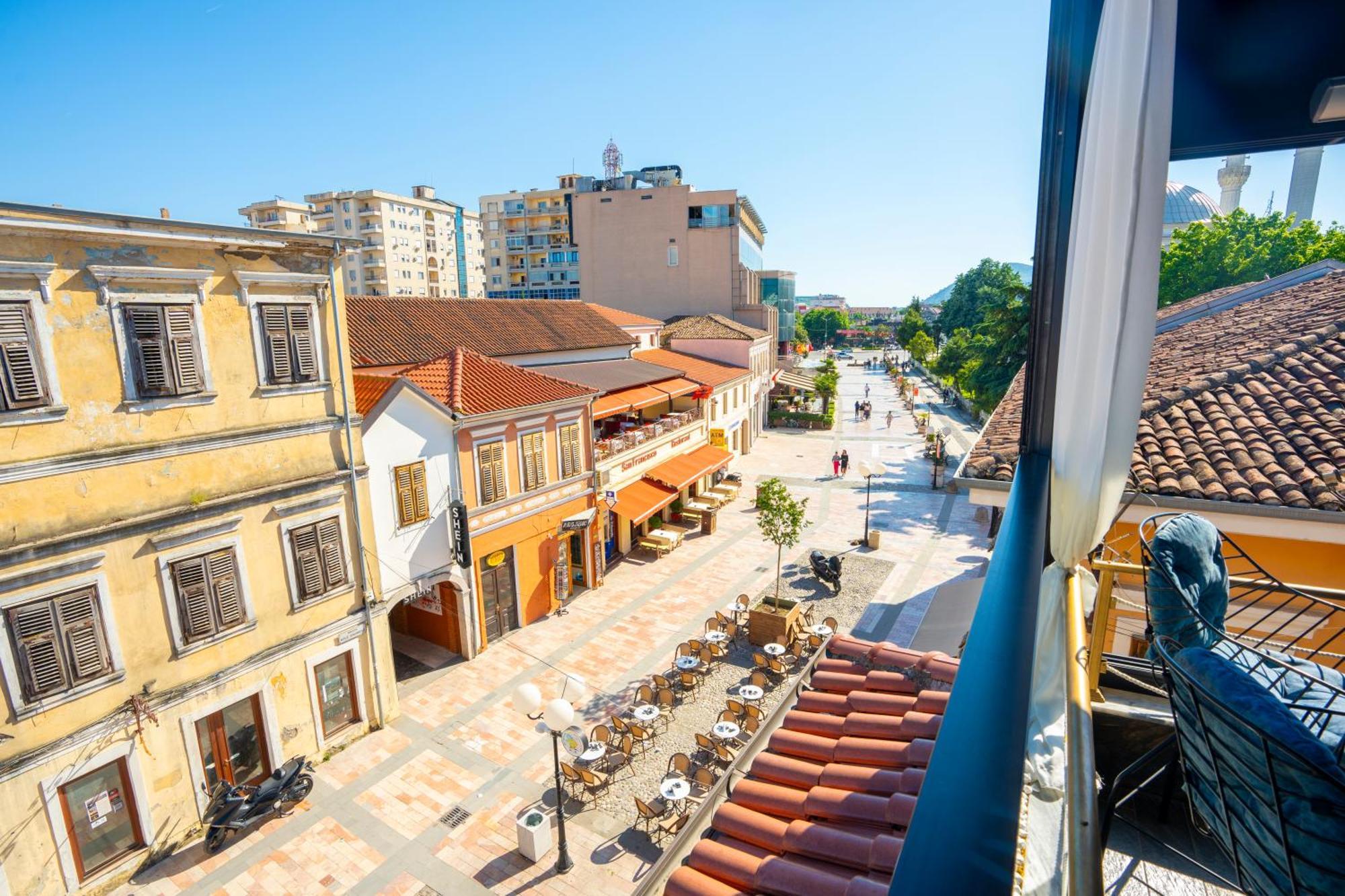 Terrace Hostel & Lounge Bar Shkodër Dış mekan fotoğraf