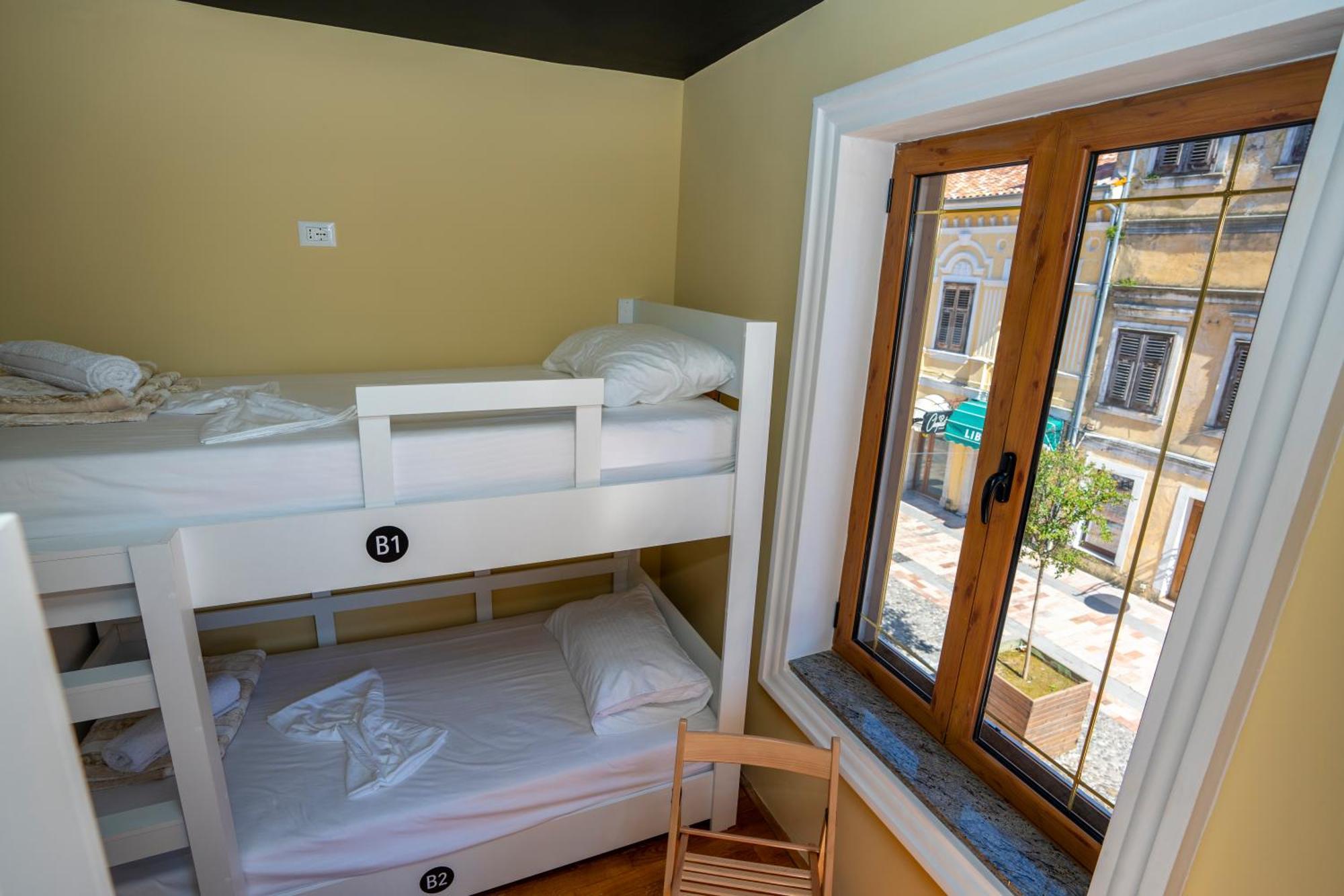 Terrace Hostel & Lounge Bar Shkodër Dış mekan fotoğraf